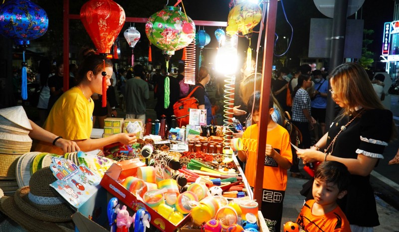 Thừa Thiên Huế: Rực rỡ lễ hội Chào hè Huế   Carnival Sắc màu