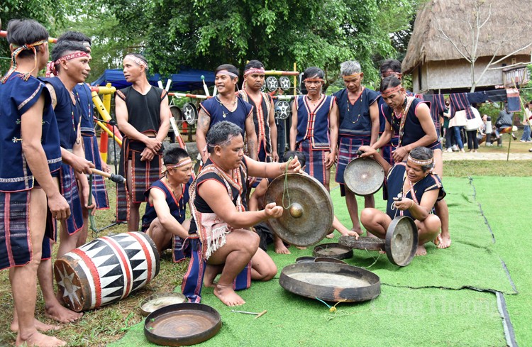 Tinh thần đoàn kết trong Lễ hội cầu an dân tộc Ba Na