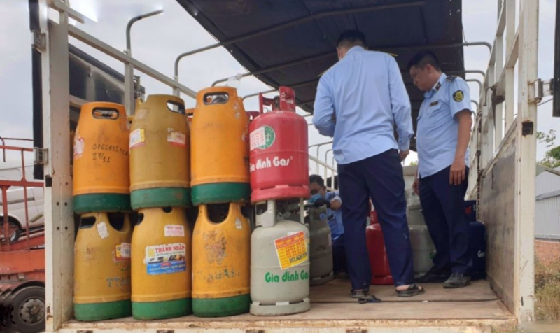 Phát hiện 1.186 bình gas LPG có dấu hiệu giả mạo nhãn hiệu