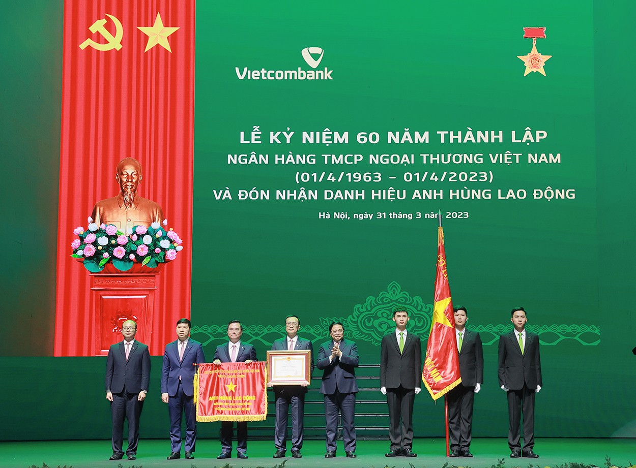 Thủ tướng Phạm Minh Chính: Vietcombank cần phát huy hơn nữa vai trò ngân hàng chủ lực, dẫn dắt thị trường