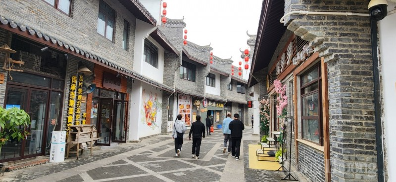 Nhiều du khách Việt Nam chọn Trung Quốc là điểm đến trong dịp lễ 30 tháng 4