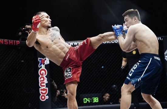 chi hon 3 phut thi dau vo si mma tran quang loc da ha guc rong trung hoa ly tieu long