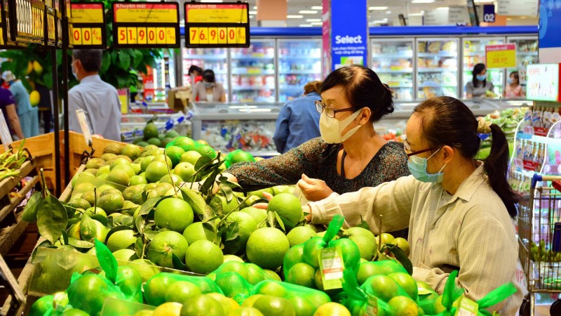 Tổng mức bán lẻ hàng hóa tăng cao trong khi công nghiệp và xuất nhập khẩu sụt giảm. Vì sao?