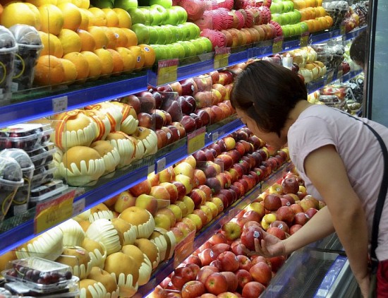 tong muc ban le hang hoa tang cao trong khi cong nghiep va xuat nhap khau sut giam vi sao