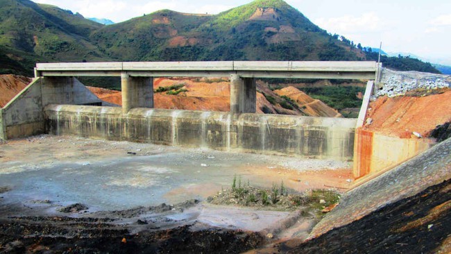 Điện Biên: Bảo dưỡng hệ thống điều tiết hồ nước, 2 công nhân ngạt thở tử vong