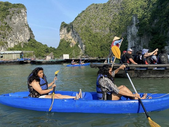 Vịnh Hạ Long sẽ có 8 vùng hoạt động vui chơi, giải trí dưới nước?