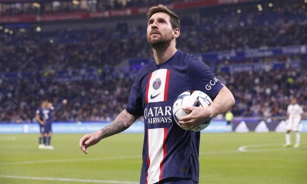 Lionel Messi & PSG: Càng yêu thêm, càng đau thêm