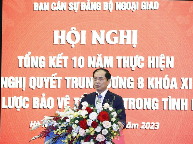 Chủ tịch nước Võ Văn Thưởng: Phát huy hơn nữa vai trò tiên phong của đối ngoại trong bảo vệ Tổ quốc - Ảnh 2.