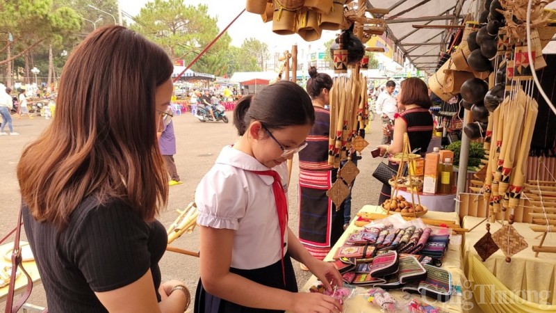 Ngày Hội văn hóa các dân tộc tỉnh Gia Lai lần thứ II: Toả sáng những nét đẹp văn hoá đặc trưng Ngày Hội văn hóa các dân tộc tỉnh Gia Lai lần thứ II: Toả sáng những nét đẹp văn hoá đặc trưng