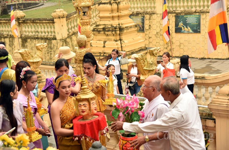 Khám phá Tết Chôl Chnăm Thmây của đồng bào Khmer tại Làng Văn hóa Khám phá Tết Chôl Chnăm Thmây của đồng bào Khmer tại Làng Văn hóa