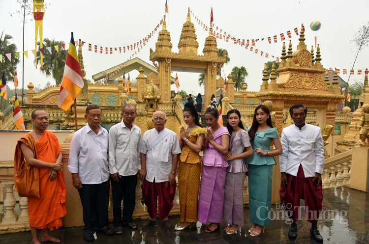 Khám phá Tết Chôl Chnăm Thmây của đồng bào Khmer tại Làng Văn hóa Khám phá Tết Chôl Chnăm Thmây của đồng bào Khmer tại Làng Văn hóa