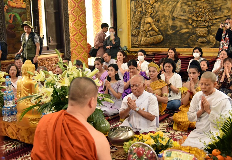 Khám phá Tết Chôl Chnăm Thmây của đồng bào Khmer tại Làng Văn hóa Khám phá Tết Chôl Chnăm Thmây của đồng bào Khmer tại Làng Văn hóa