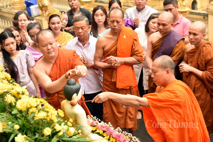 Khám phá Tết Chôl Chnăm Thmây của đồng bào Khmer tại Làng Văn hóa Khám phá Tết Chôl Chnăm Thmây của đồng bào Khmer tại Làng Văn hóa