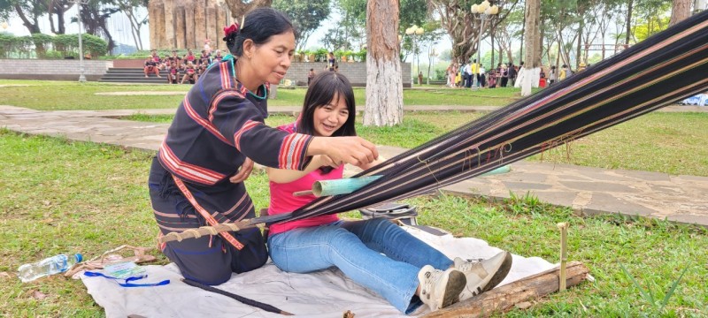 Sắc màu đa dạng, độc đáo từ văn hoá truyền thống tỉnh Gia Lai