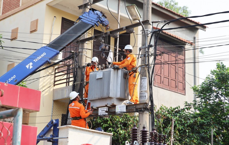 PC Quảng Bình: Đảm bảo cung cấp điện các ngày lễ lớn và mùa nắng nóng