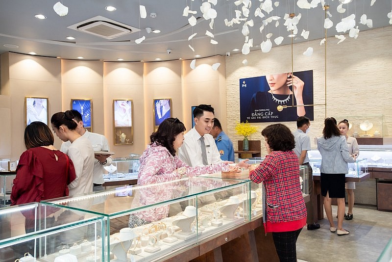 F & B, nữ trang, hàng xa xỉ vẫn “hút” người mua bất chấp kinh tế suy giảm