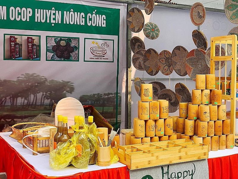Thanh Hóa: Trưng bày 36 gian hàng OCOP phục vụ du khách về với biển Sầm Sơn