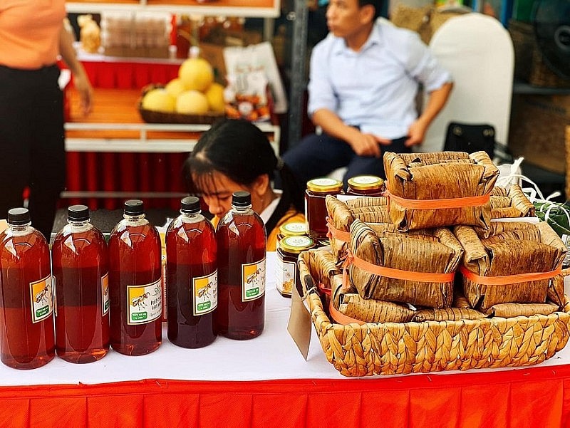 Thanh Hóa: Trưng bày 36 gian hàng OCOP phục vụ du khách về với biển Sầm Sơn