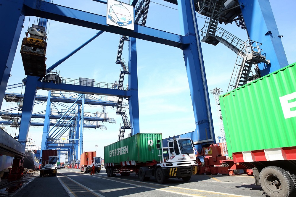 Bộ Công thương cho hay, Mặc dù, xuất khẩu tăng cao nhưng mức độ phụ thuộc vào khu vực FDI vẫn còn lớn, khoảng 74%.