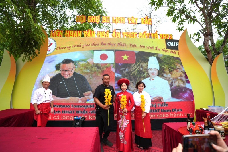 Tận hưởng hương vị “Hồn dân tộc – hội tụ tinh hoa Đất Tổ” tại Lễ hội Đền Hùng