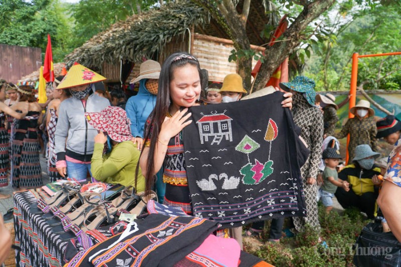 Múa Tung tung Da dá - Nét đẹp văn hóa đặc sắc của dân tộc Cơ tu Múa Tung tung Da dá - Nét đẹp văn hóa đặc sắc của dân tộc Cơ tu
