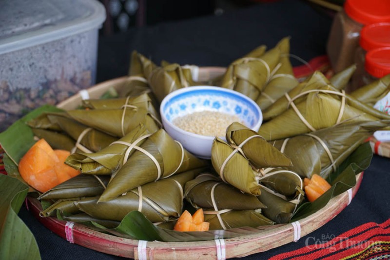 Múa Tung tung Da dá - Nét đẹp văn hóa đặc sắc của dân tộc Cơ tu Múa Tung tung Da dá - Nét đẹp văn hóa đặc sắc của dân tộc Cơ tu