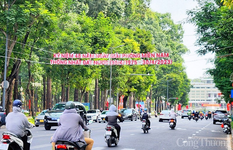 TP. Hồ Chí Minh rực rỡ cờ hoa chào mừng 48 năm ngày Giải phóng miền Nam