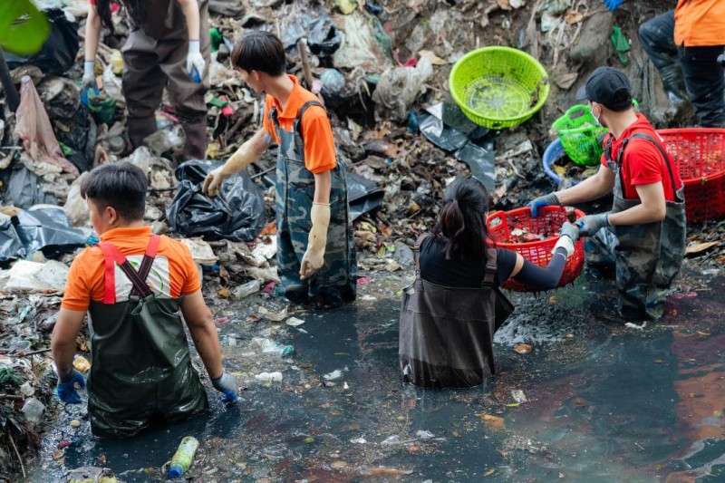 Chiến dịch “Cùng gom nào, cho trái đất xanh” được thực hiện với mục đích chào mừng Ngày Trái Đất, góp phần lan tỏa thông điệp về bảo vệ môi trường, nâng cao ý thức về tác động của nylon sử dụng một lần đến cộng đồng và đặc biệt là thế hệ trẻ