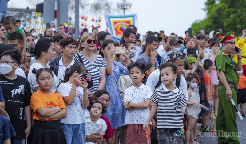 Thừa Thiên Huế: Sôi động lễ hội quảng diễn tại Festival nghề truyền thống Huế Thừa Thiên Huế: Sôi động lễ hội quảng diễn tại Festival nghề truyền thống Huế