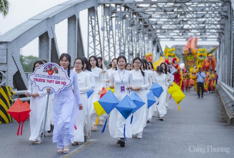 Thừa Thiên Huế: Sôi động lễ hội quảng diễn tại Festival nghề truyền thống Huế