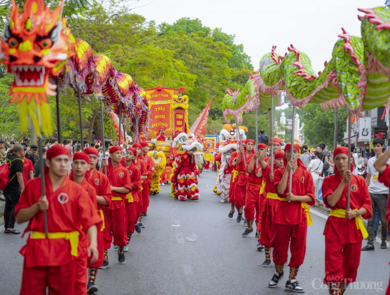 Thừa Thiên Huế: Sôi động lễ hội quảng diễn tại Festival nghề truyền thống Huế