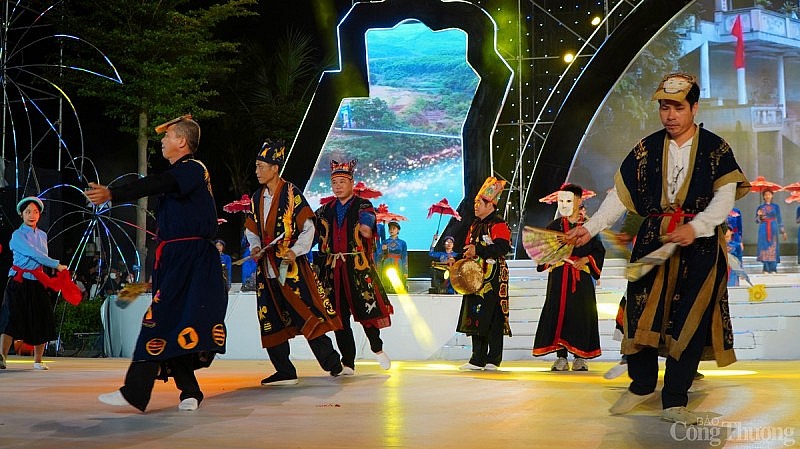 Rapper Đen Vâu khuấy động Carnaval Hạ Long 2023