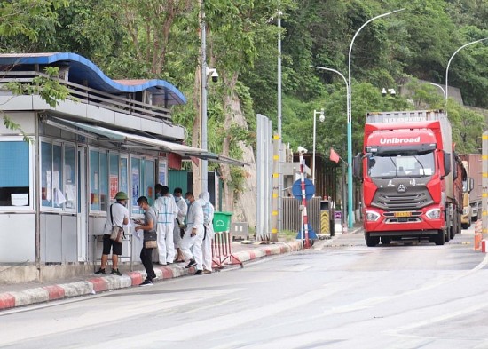 Bộ Tài chính đề xuất sửa đổi quy định về quản lý cửa khẩu biên giới, đất liền