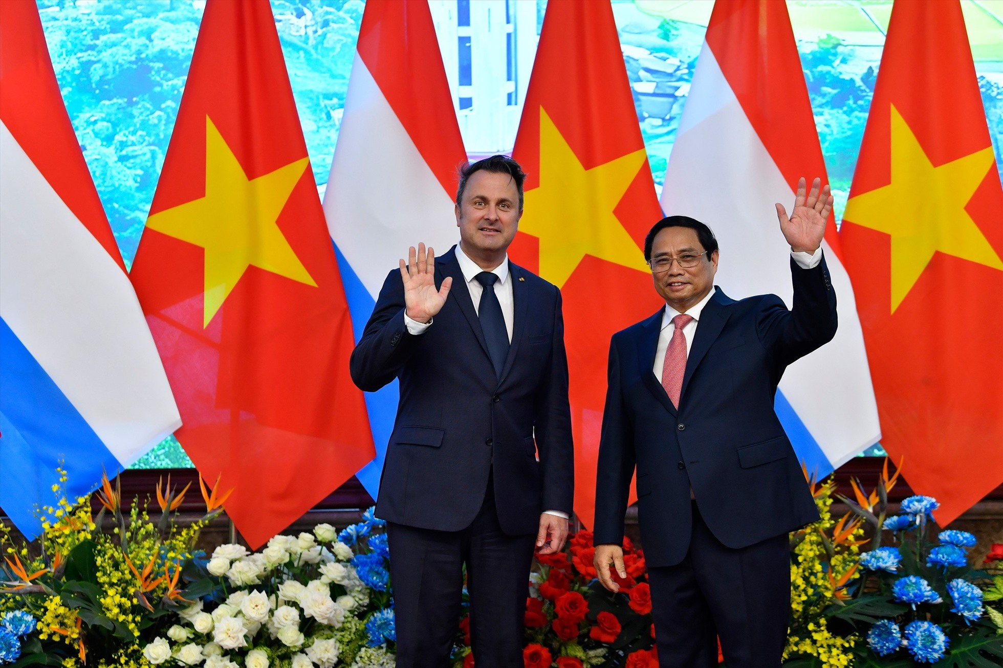 Thủ tướng Phạm Minh Chính đón Thủ tướng Đại Công quốc Luxembourg Xavier Bettel. Ảnh: TTXVN