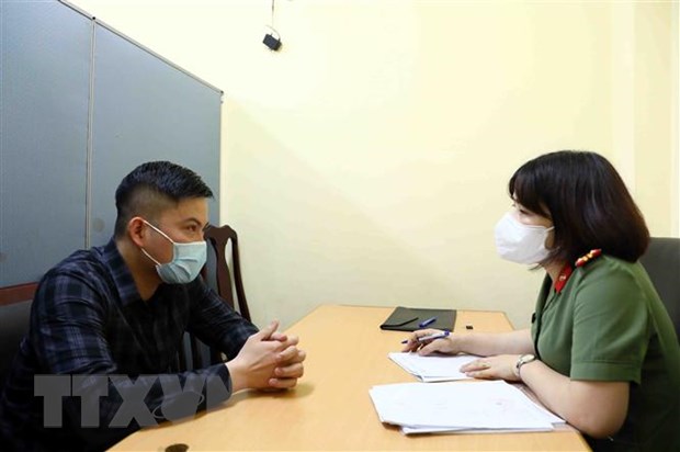 Bat 3 doi tuong la cong tac vien tap chi co hanh vi cuong doat tai san hinh anh 2