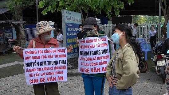 nguoi dan buc xuc voi ban an 8 nam tu cua cha de be gai 8 tuoi bi bao hanh tu vong