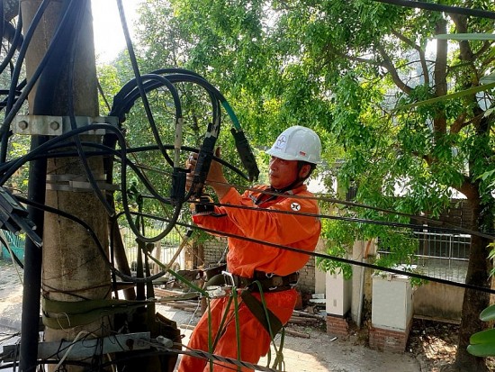 PC Thanh Hóa: Triển khai nhiều giải pháp cấp điện mùa nắng nóng 2023