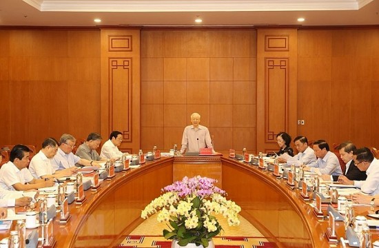 khoi to xu ly ky luat mot loat can bo toa an kiem sat thanh tra