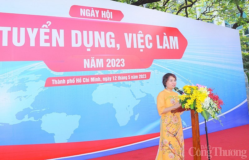 60 doanh nghiệp tuyển dụng hàng nghìn việc làm tại ngày hội tuyển dụng IUH