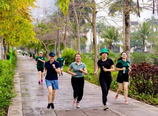 Hàng chục nghìn cây được trồng mới từ những bước chạy “xanh”