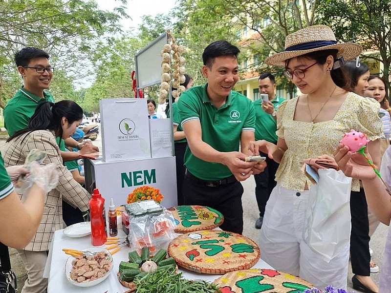 Thanh Hóa: Phiên chợ khởi nghiệp Mai An Tiêm thu hút 36 đơn vị đến từ nhiều tỉnh, thành