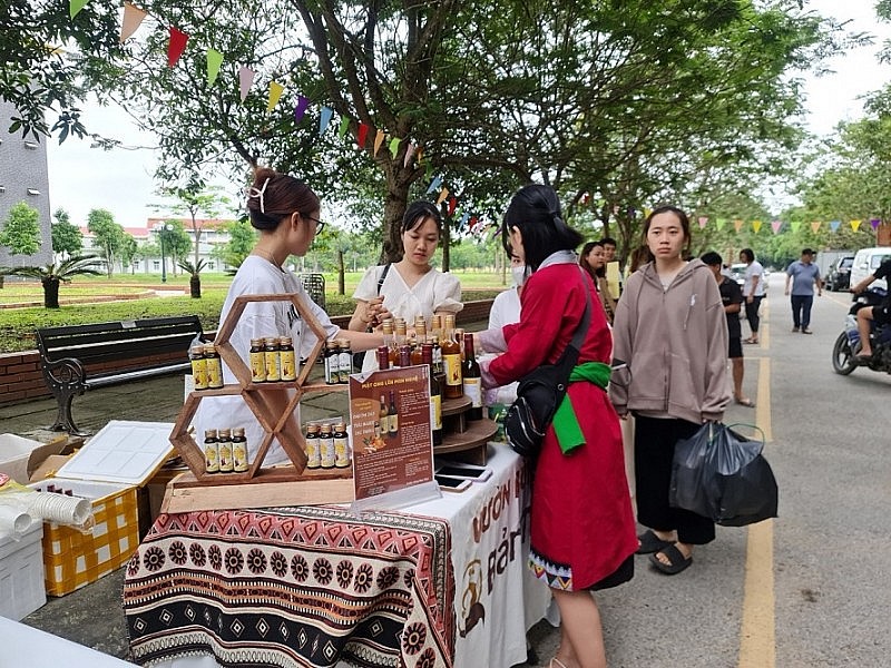 Thanh Hóa: Phiên chợ khởi nghiệp Mai An Tiêm thu hút 36 đơn vị đến từ nhiều tỉnh, thành