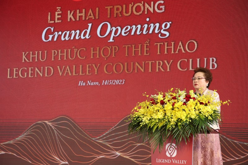 Bà Nguyễn Thị Nga, đại diện Chủ đầu tư, phát biểu tại sự kiện Bà Nguyễn Thị Nga, đại diện Chủ đầu tư, phát biểu tại sự kiện