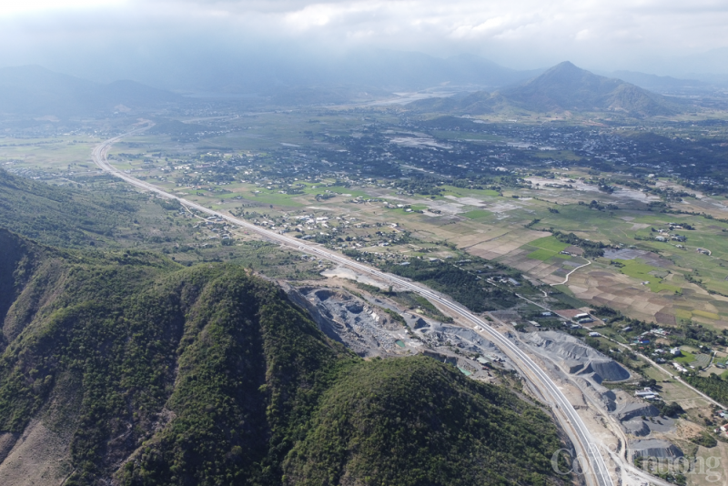 Cận cảnh cao tốc Nha Trang – Cam Lâm trước ngày thông xe