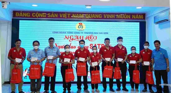 cong ty satra va cong ty vissan to chuc ngay hoi nguoi lao dong satra