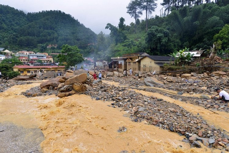 Cảnh báo lũ quét và sạt lở đất do mưa lớn