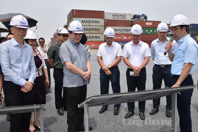 Thứ trưởng Nguyễn Sinh Nhật Tân làm việc tại Hải Phòng về Đề án phát triển dịch vụ logistics