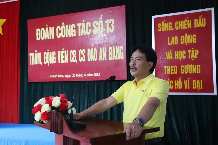 Tập đoàn Dầu khí Việt Nam thăm cán bộ chiến sĩ, người dân tại huyện đảo Trường Sa và Nhà giàn DKI/20 Tập đoàn Dầu khí Việt Nam thăm cán bộ chiến sĩ, người dân tại huyện đảo Trường Sa và Nhà giàn DKI/20