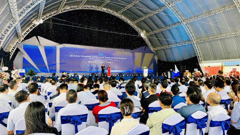 Lễ khai trương cảng Nam Đình Vũ giai đoạn 2 tại Hải Phòng nhận được sự quan tâm đông đảo của khách hàng.