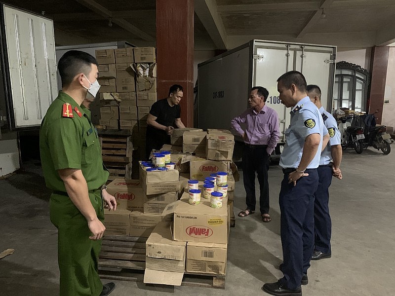 Quản lý thị trường Hà Nội: Xử lý 175 vụ vi phạm trong “Tháng hành động vì an toàn thực phẩm